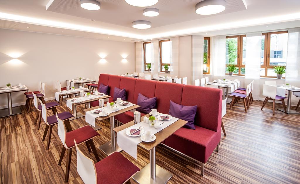 Halle  Hotel Hollmann מראה חיצוני תמונה
