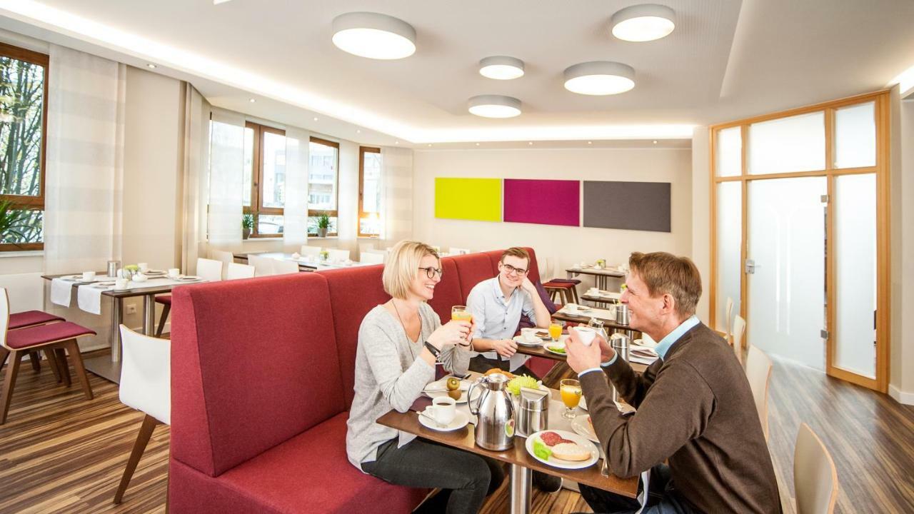 Halle  Hotel Hollmann מראה חיצוני תמונה